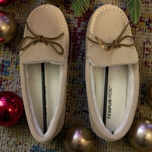 NIB Women’s Tempur-Pedic “Zada” Moccasin/ Slipper Cozy Beige Slippers SIZE 10M